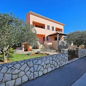 Lucy Apartament